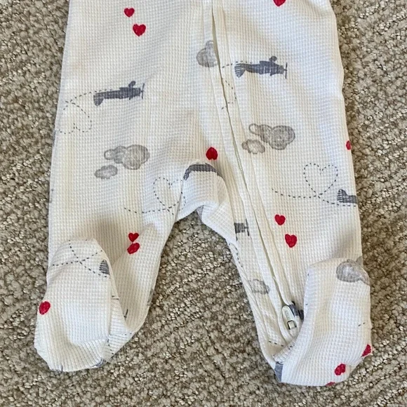 •Carter’s Child of Mine• NWOT Heart Cloud Airplane Footie Onesie - Picture 7 of 10